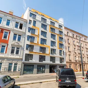 Brand New Two #34 With Free Secure Parking In The Center Prag