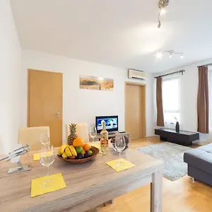 hollo-apartments.inbudapesthotels.com/